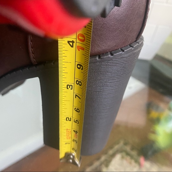 Closed Round Toe Lace-Up Block Heel Combat Boots - Picture 11 of 15